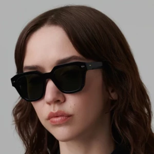 778f83236597--TXT-AhlemSS23-PontMirabeau-Sun-Black-0884-db17a3_750x_crop_center-optique_chevalier