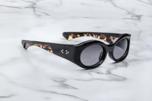 Lunettes de soleil Jacques Marie Mage Gia Noir 11 – vue trois-quarts