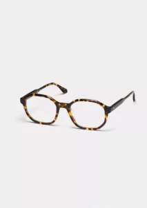 Peter And May_Isabelle_yellow tortoise_side
