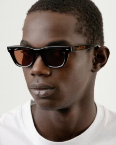 Peter And May Riptide Sun Dark Shell Bordeaux — lunettes portées