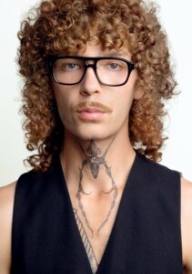 Peter And May Grand Monde Black — lunettes portées