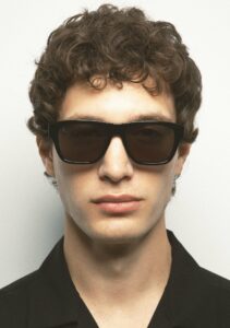 Kaleos Carroll Noir coloris 1 — lunettes portées