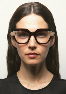 Kaleos Ellison II Havane foncé mat coloris 2 — lunettes portées de face