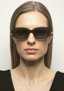 Kaleos Eluard Kaki laiteux coloris 4 — lunettes portées