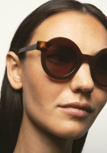 Kaleos Pollitt II Brun coloris 5 — lunettes portées de profil